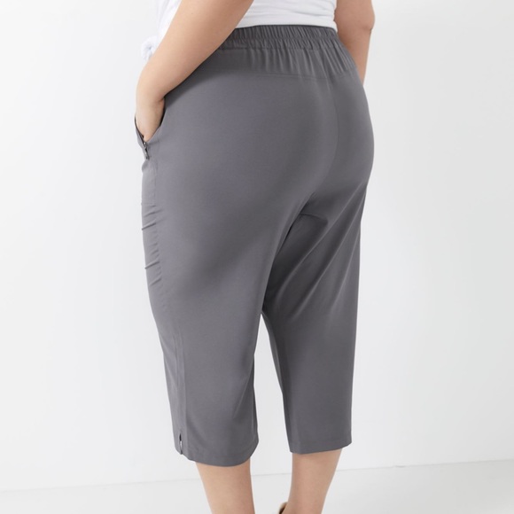 Active Zone Charcoal Grey Capris Pants. Size: 3X - Picture 3 of 9